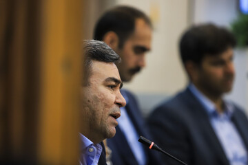 نشست نمایندگان و مدیران اقتصادی استان کرمان با معاون پارلمانی وزیر اقتصاد و دارایی