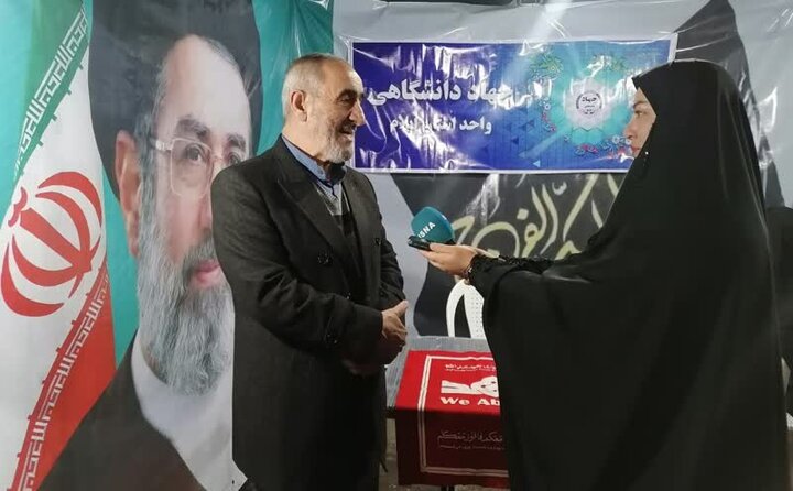 عضو هیئت علمی دانشگاه ایلام: حضور مردم در حمایت از نظام و رزمندگان، هر شب پرشورتر می‌شود