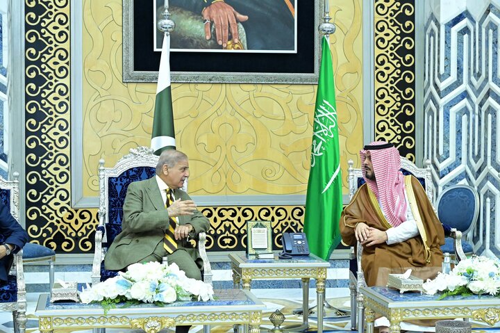 شهباز شریف وارد جده شد
