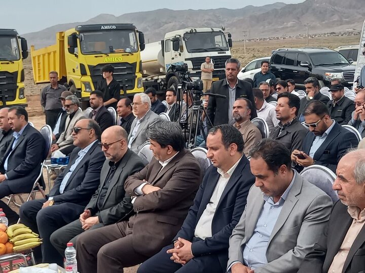 آغاز عملیات اجرایی باند دوم جاده زرند - سیریز - بافق با حضور معاون وزیر اقتصاد