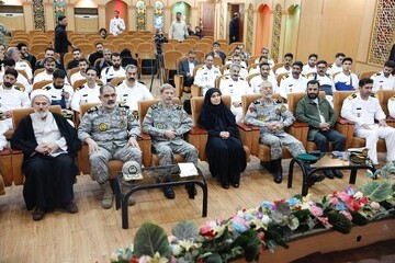 آیین استقبال از ۳۲ قهرمان ناوشکن دنا برگزار شد