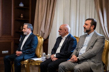 دیدار فیلد مارشال عاصم منیر، فرمانده ارتش پاکستان با مسعود پزشکیان، رئیس جمهور