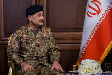 فیلد مارشال عاصم منیر، فرمانده ارتش پاکستان در دیدار با مسعود پزشکیان، رئیس جمهور