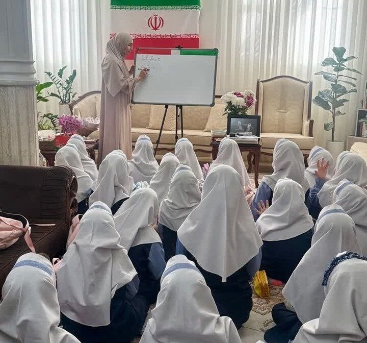 «کلاس_با_ما» در پیشوا/ کلاس اولی‌ها، مهمان معلم پیشوایی شدند