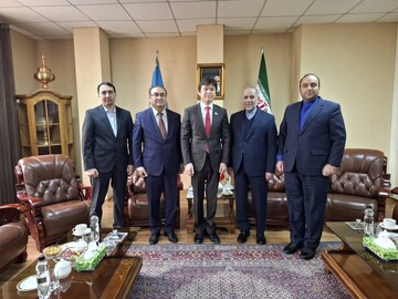 دیدار سفیر ایران با رهبر حزب سبز قزاقستان با تأکید بر اهمیت همکاری‌های دوجانبه