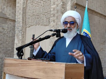 امام جمعه ورامین: کرامت دختران باید جدی گرفته شود/ کنترل بازار ضروری است