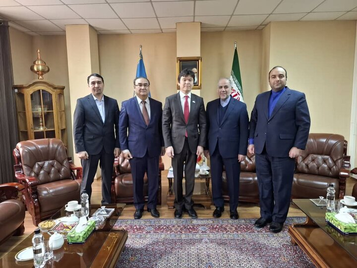 دیدار سفیر ایران با رهبر حزب سبز قزاقستان با تأکید بر اهمیت همکاری‌های دوجانبه