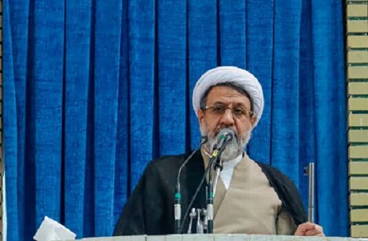 امام جمعه کرمان: وحدت و همبستگی، باطل‌السحر جنگ روانی و دروغ‌های رئیس جمهور آمریکاست