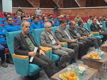 روایت ایستادگی سیمبانان و دکل‌بانان کرمان در سخت‌ترین شرایط جوی و عملیاتی