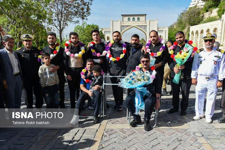 شیراز دریادلان «دنا» را به آغوش کشید/ بازگشت شاهدان زنده یک حماسه