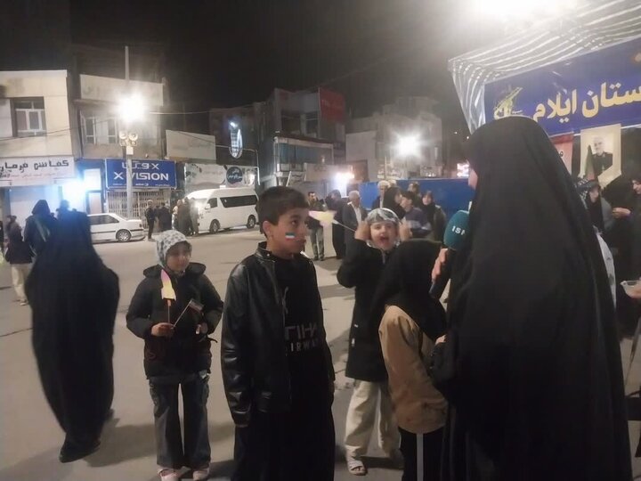 حضور نوجوانان دهه نودی در اجتماعات شبانه و صحنههای زیبای همبستگی ملی