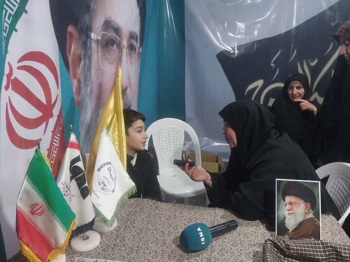 حضور نوجوانان دهه نودی در اجتماعات شبانه و صحنههای زیبای همبستگی ملی