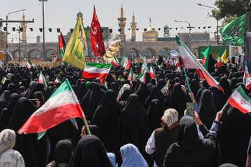 گلباران حرم مطهر رضوی در سالروز ولادت حضرت معصومه (س)