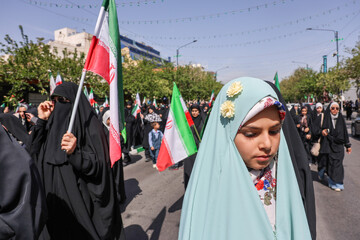 گلباران حرم مطهر رضوی در سالروز ولادت حضرت معصومه (س)