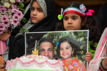 دختر شهید مجید شیروانی «شهید جنگ رمضان» دربرپایی اجتماع بزرگ دختران و بانوان جان فدا   در دهه کرامت   - شیراز