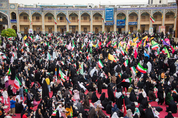 برپایی اجتماع بزرگ دختران و بانوان جان فدا   در دهه کرامت   - شیراز