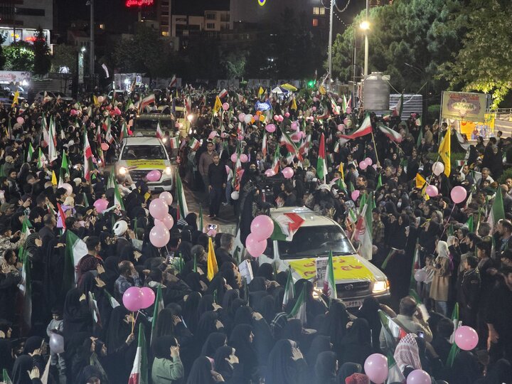 چهل و نهمین شب میدانداری کرمانی‌ها با رنگ و بوی دخترانه/ بانوان جان‌فدا سلاح به‌دست گرفتند