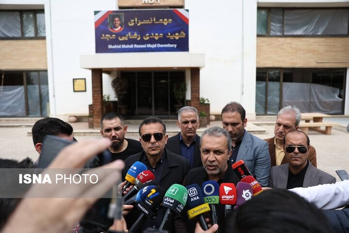 ویدئو/رییس فراکسیون ورزش: تیم ملی با قدرت در جام جهانی حاضر می‌شود
