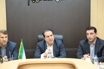 استاندار ایلام بر تسریع در اجرای پروژه‌های نیروگاه خورشیدی دهلران تأکید کرد