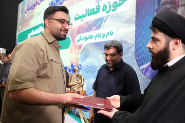 چهره سال هنر انقلاب اسلامی خوزستان معرفی شد