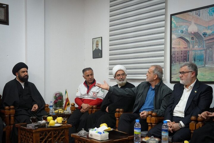 رئیس‌جمهور: مسجد باید به «دولت محله» تبدیل شود