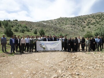 پاکسازی کوهستان دراک شیراز بامشارکت دستگاه‌های اجرایی/زمین پاک در گرو تفکیک پسماند از مبدا