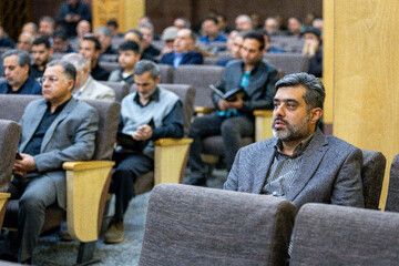 محمد الله یاری، مدیر دفتر موسیقی وزارت ارشاد در مراسم ختم علیرضا شیروی