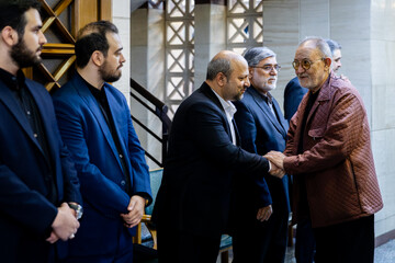 محمد فرنود، عکاس در مراسم ختم علیرضا شیروی