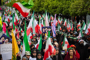 خیابان ارم میعادگاه دختران شیرازی -شیراز