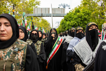 خیابان ارم میعادگاه دختران شیرازی -شیراز