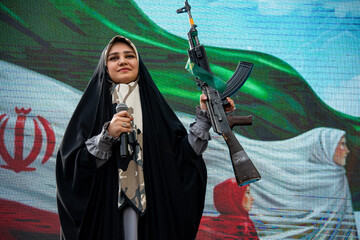 خیابان ارم میعادگاه دختران شیرازی -شیراز