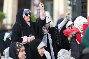 تجمع مادران و دختران در زنجان
