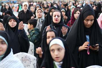 تجمع مادران و دختران در زنجان
