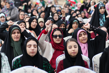 تجمع مادران و دختران در زنجان