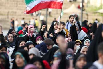 تجمع مادران و دختران در زنجان