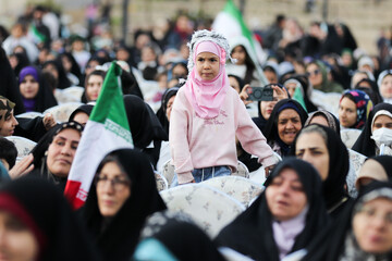 تجمع مادران و دختران در زنجان