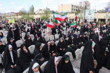 تجمع مادران و دختران در زنجان