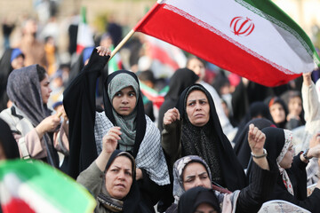 تجمع مادران و دختران در زنجان