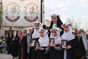 تجمع مادران و دختران در زنجان