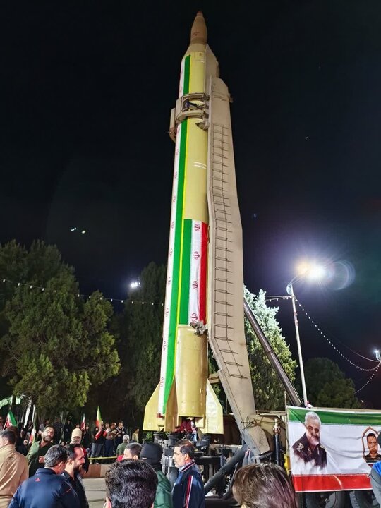 هر گوشه شهر، سنگر دفاع برپاست