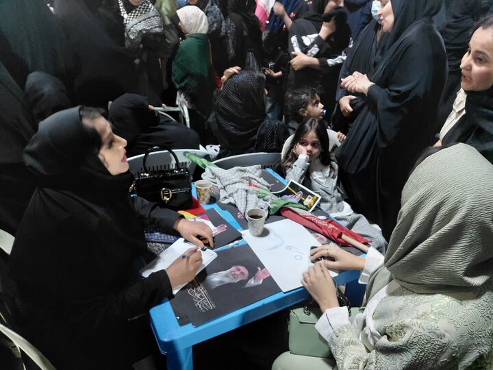 از موشکهای کاغذی تا ختم قرآن برای رهبر شهید/ غرفههای مردمی در تجمع ورامین برپا شد