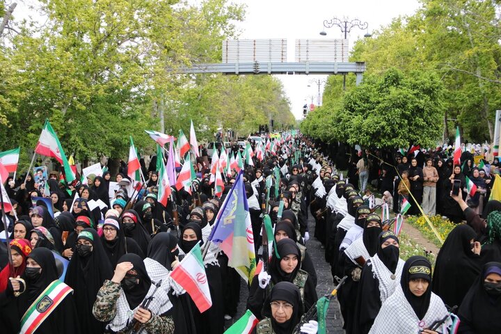 خروش «دختران قائد شهید» در قلب شیراز / بیعتی ابدی با آرمان‌های ولایت