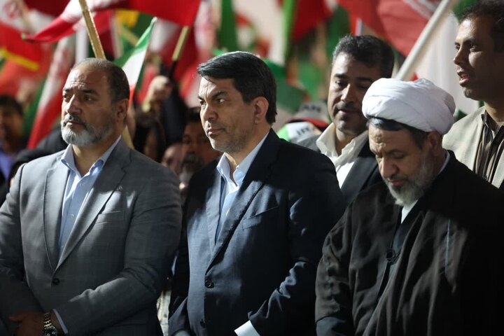 پشتوانه مردمی، قدرت نظام جمهوری اسلامی/ حضور مردم کرمان زبانزد مسئولان کشور