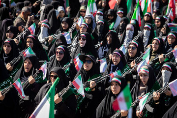 هم‌آوایی دختران جان فدا در اصفهان؛ پژواک عشق، ایثار و اقتدار در قلب نصف جهان