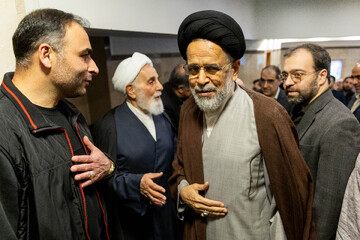 محمود علوی در مراسم بزرگداشت همسر آیت‌الله رسولی‌محلاتی
