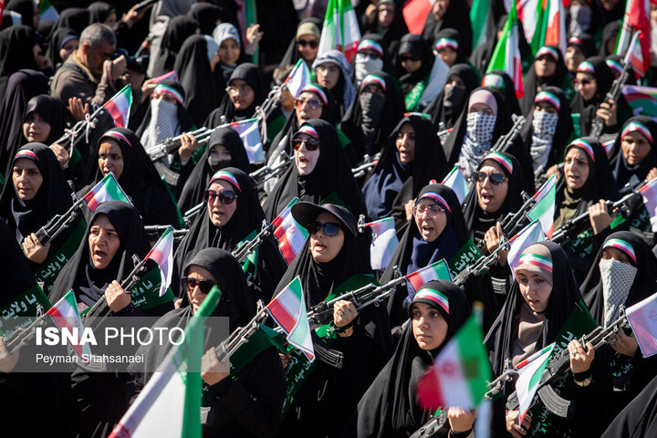 هم‌آوایی دختران جان فدا در اصفهان؛ پژواک عشق، ایثار و اقتدار در قلب نصف جهان