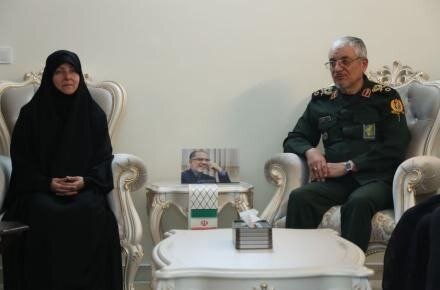 طلایی‌نیک : سردار مظفری‌نیا در بنیان‌گذاری طرح‌ها و توسعه ظرفیت‌های دفاعی  نقش مؤثری داشت