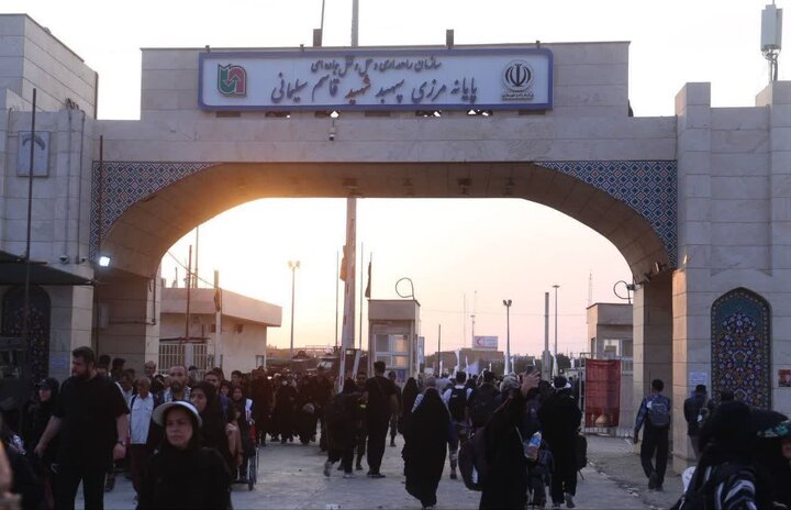 تردد بیش از ۱۱۴ هزار زائر از مرز مهران در فروردین‌ماه