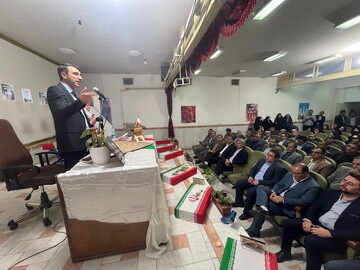 مدیرکل آموزش و پرورش لرستان: کلاس درس، سنگر دفاع از کشور است