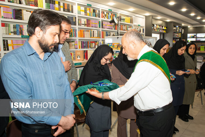 حضور خادمان حرم رضوی در جهاد دانشگاهی واحد اصفهان و اجرای مراسم معنوی